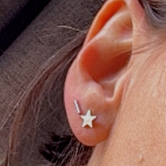 Titanium Star Ear Studs Hypoallergenic 7mm Earrings - Picture 8 of 10